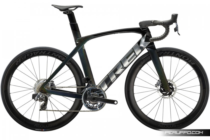Trek Madone SLR 9 Gen 6 Sram Red eTap AXS 12v Bontrager Aeolus RSL 51 DB Dark Prismatic / Trek Black